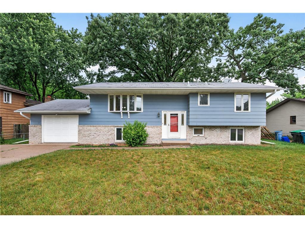 321 Hugo Street NE Fridley MN 55432 7095756 image1