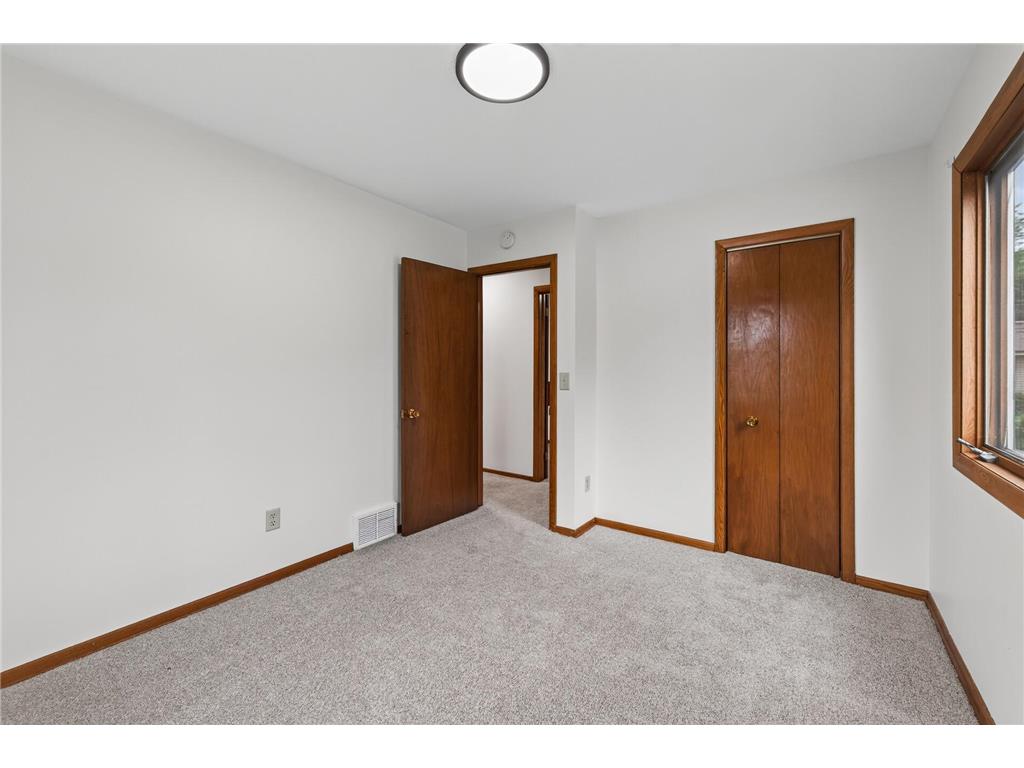 321 Hugo Street NE Fridley MN 55432 7095756 image15