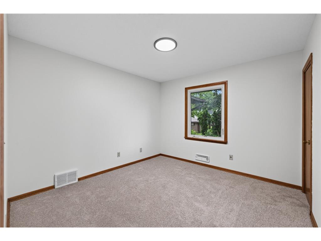 321 Hugo Street NE Fridley MN 55432 7095756 image16
