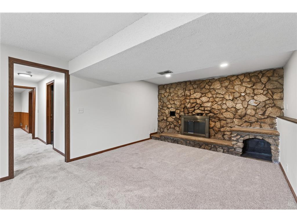 321 Hugo Street NE Fridley MN 55432 7095756 image19