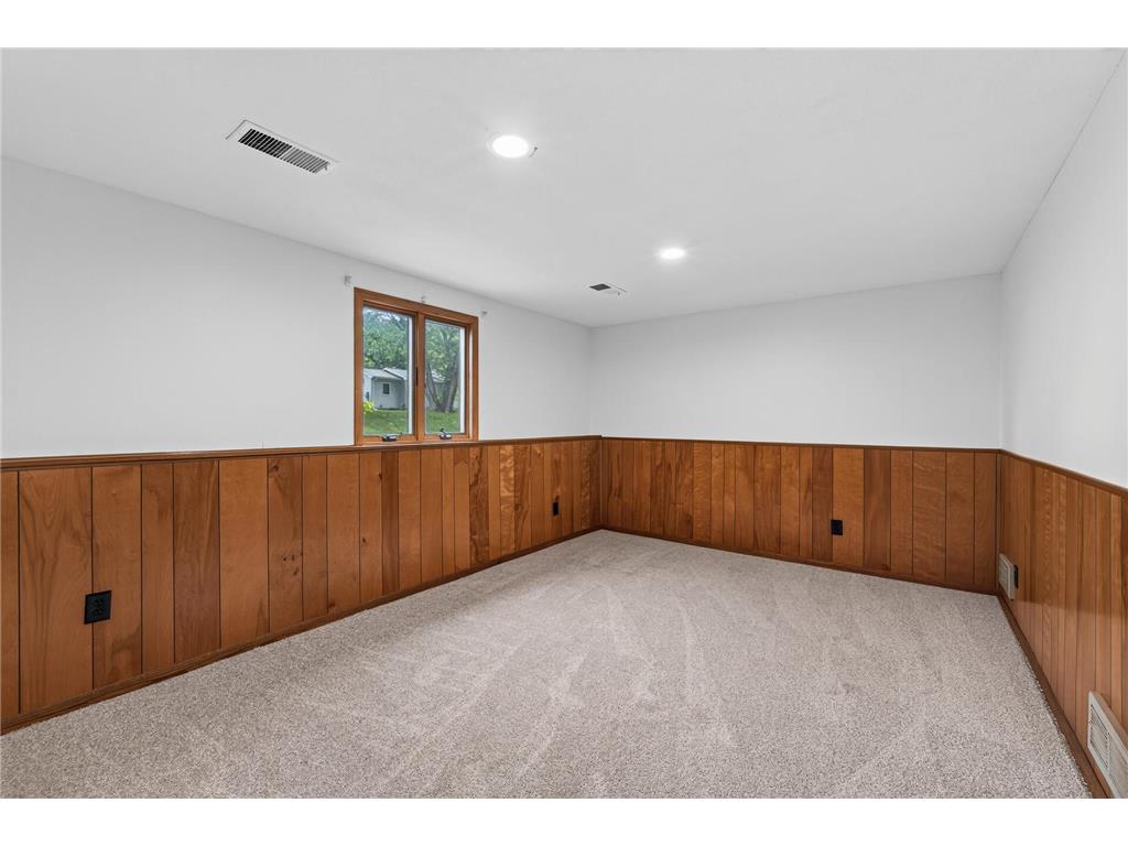321 Hugo Street NE Fridley MN 55432 7095756 image21