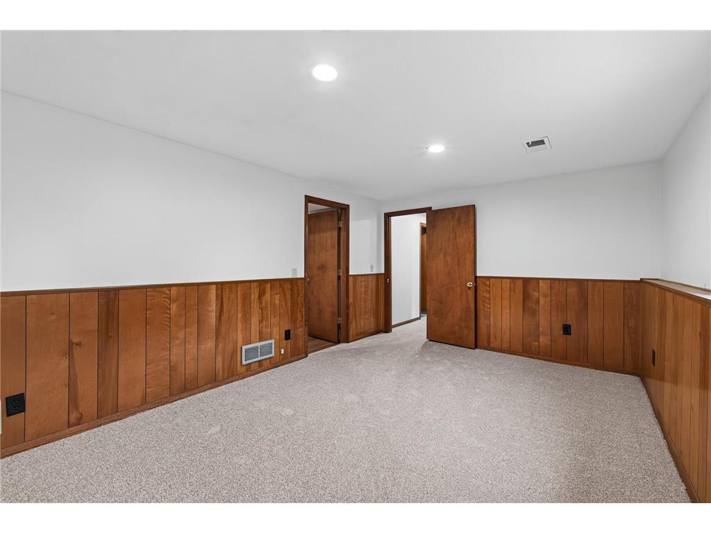 321 Hugo Street NE Fridley MN 55432 7095756 image22