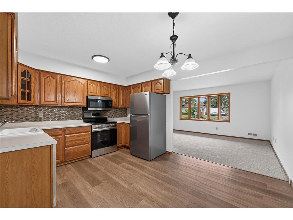 321 Hugo Street NE Fridley MN 55432 7095756 image4