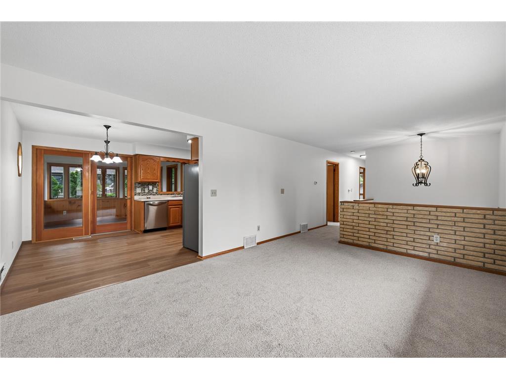 321 Hugo Street NE Fridley MN 55432 7095756 image6