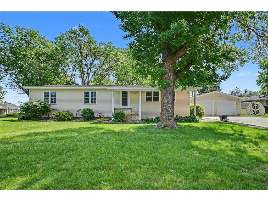 321 N State Avenue Le Center MN 56057 7081394 image1