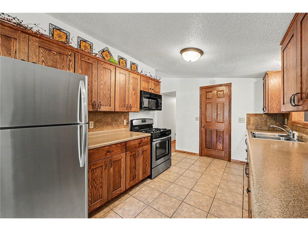 321 N State Avenue Le Center MN 56057 7081394 image7