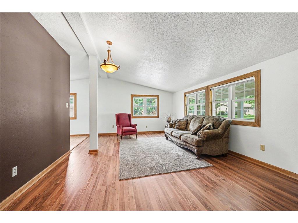 321 N State Avenue Le Center MN 56057 7081394 image8