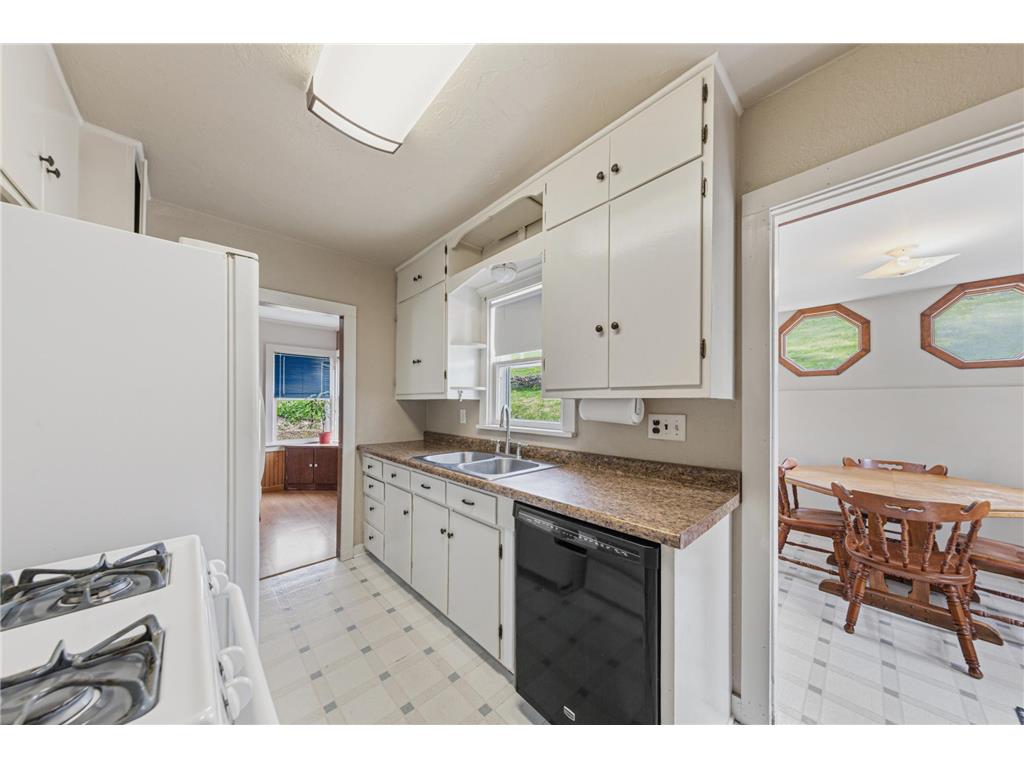 321 S 3rd Street Le Sueur MN 56058 7069548 image7