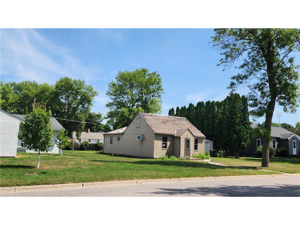 321 S 4th Street, Bird Island, MN, 55310 MLS 6421713 Edina Realty