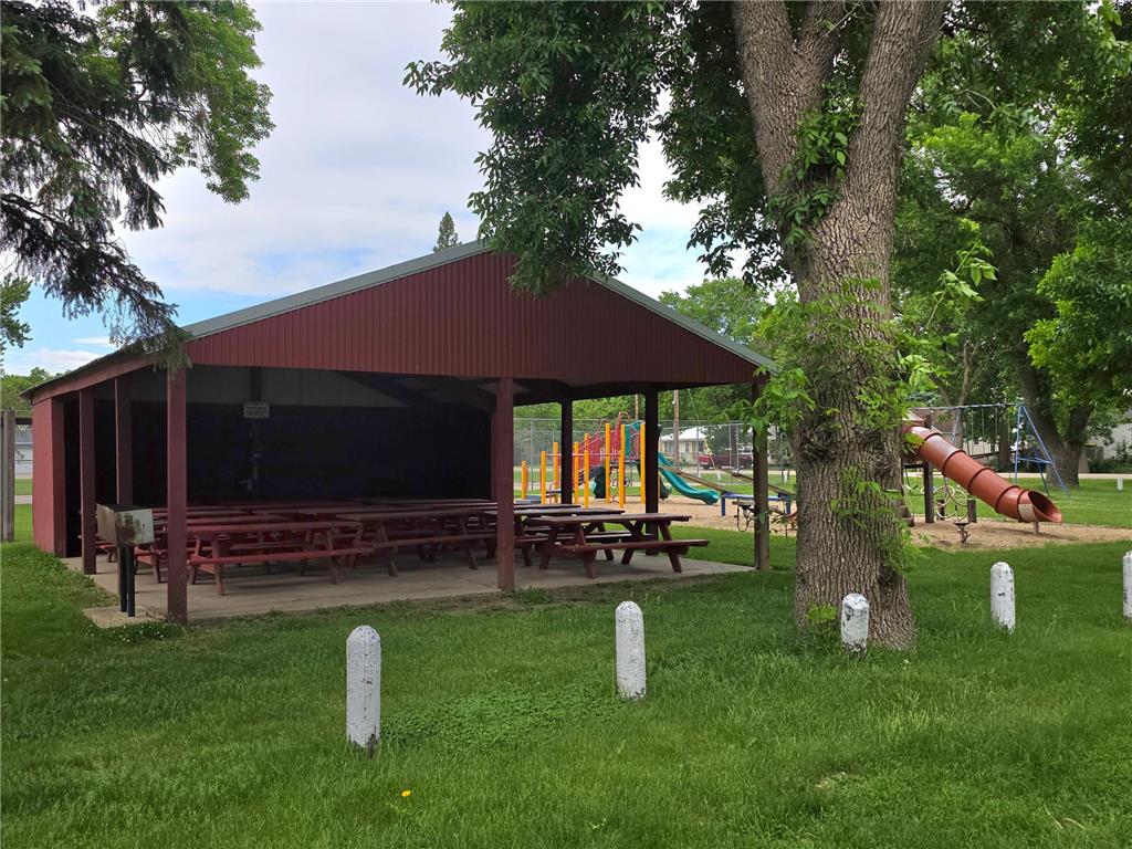 321 Sioux Street Holland MN 56139 7085801 image31