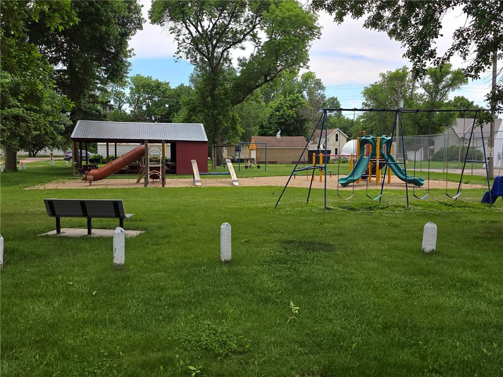 321 Sioux Street Holland MN 56139 7085801 image32