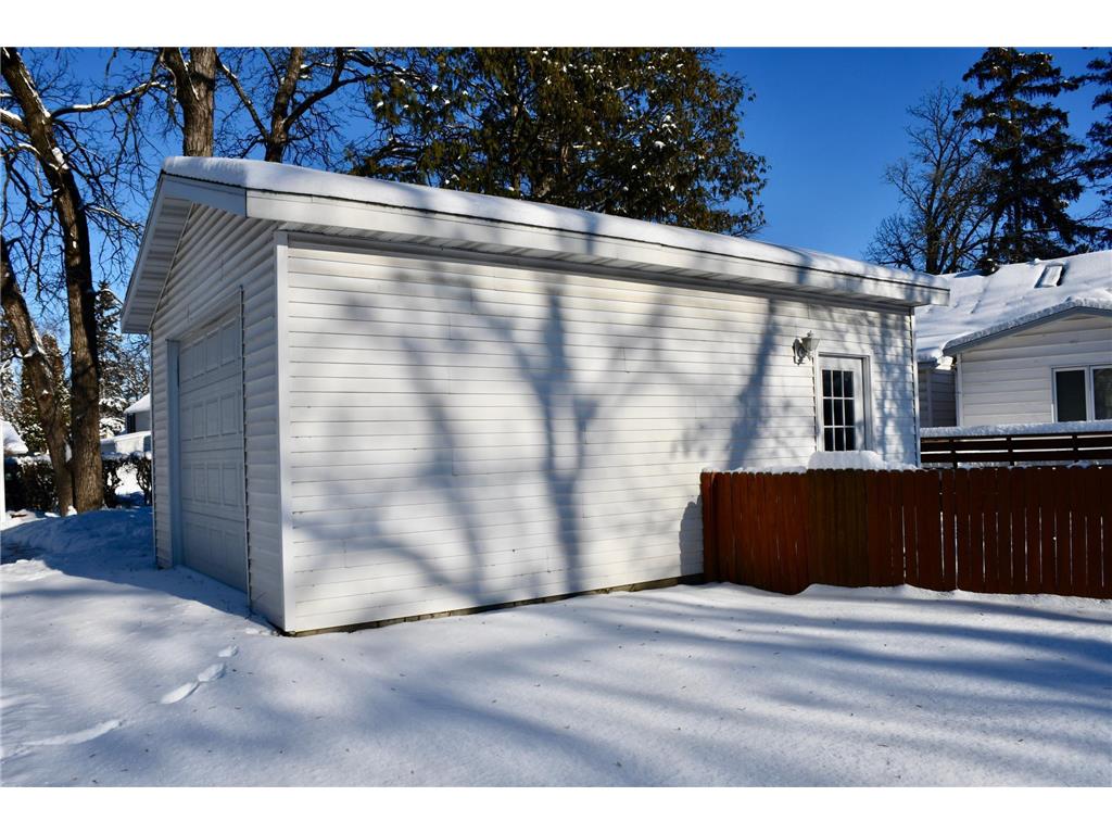 321 Tindolph Avenue N Thief River Falls MN 56701 7000385 image4