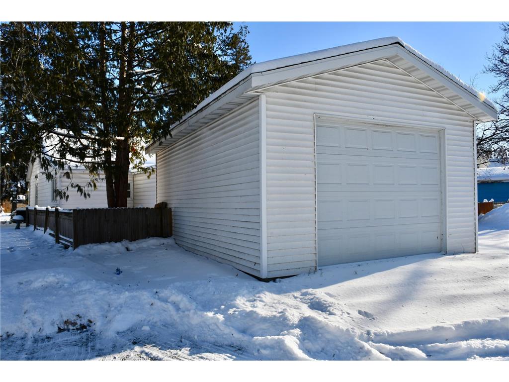 321 Tindolph Avenue N Thief River Falls MN 56701 7000385 image5