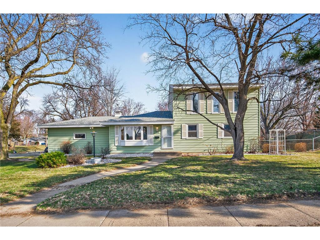 3210 W 110th Street Bloomington MN 55431 7044034 image1