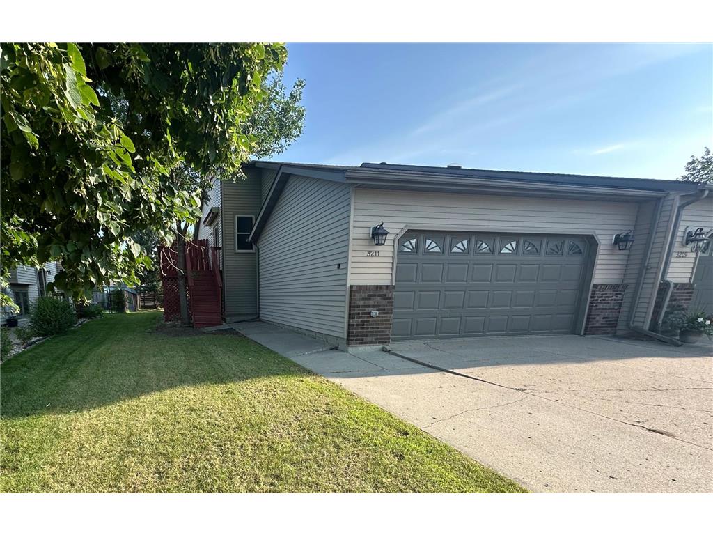 3211 30th Avenue S Fargo ND 58103 6736800 image1