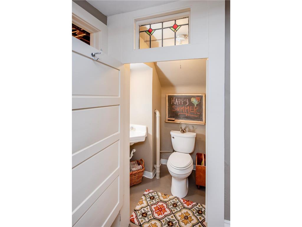 3212 Dupont Avenue S Minneapolis MN 55408 7098857 image41