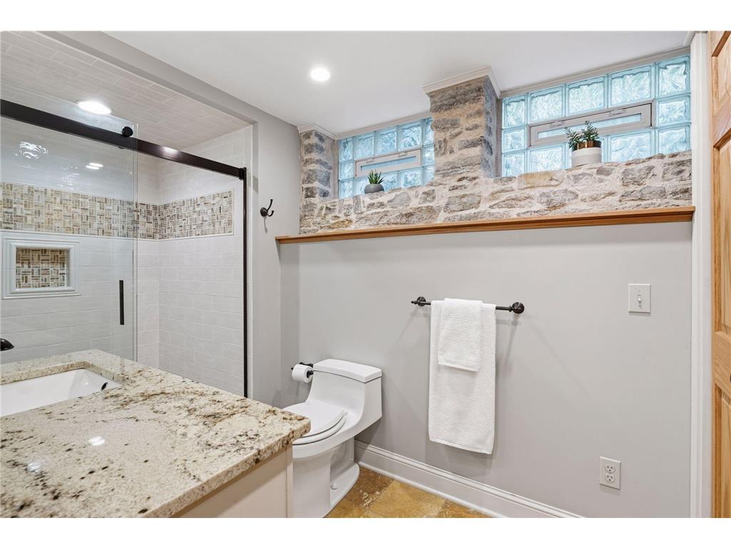 3212 Irving Avenue S Minneapolis MN 55408 7093812 image44