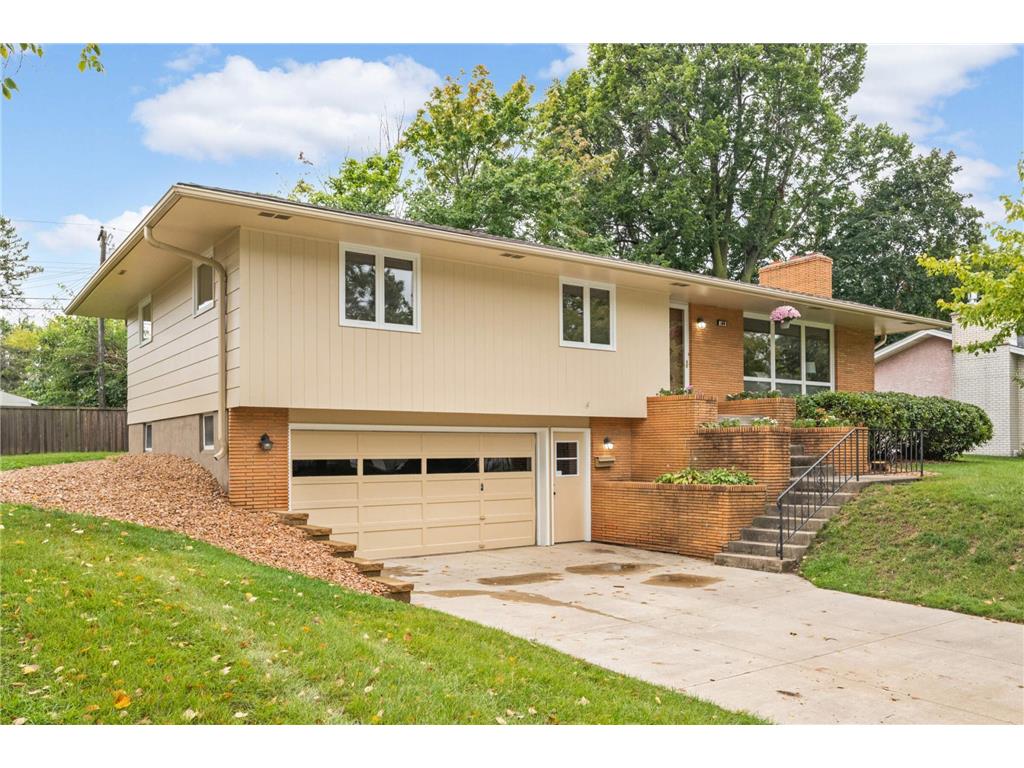 3212 Wendhurst Avenue Saint Anthony MN 55418 6378622 image1