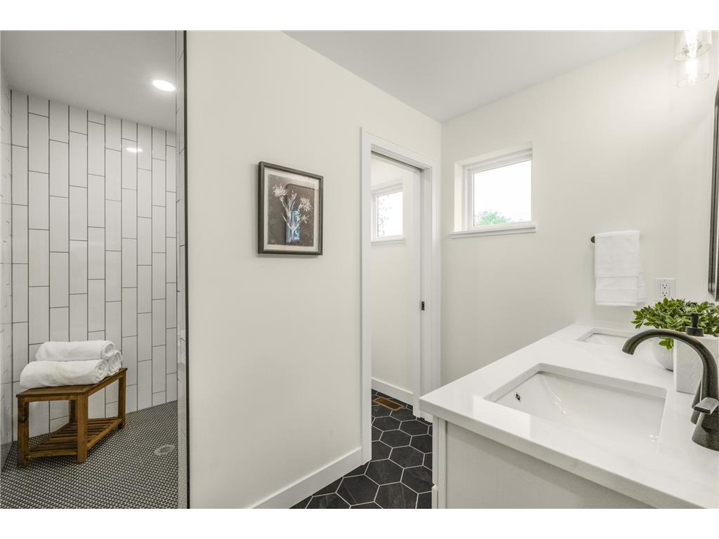 3213 Holmes Avenue S Minneapolis MN 55408 7073826 image37