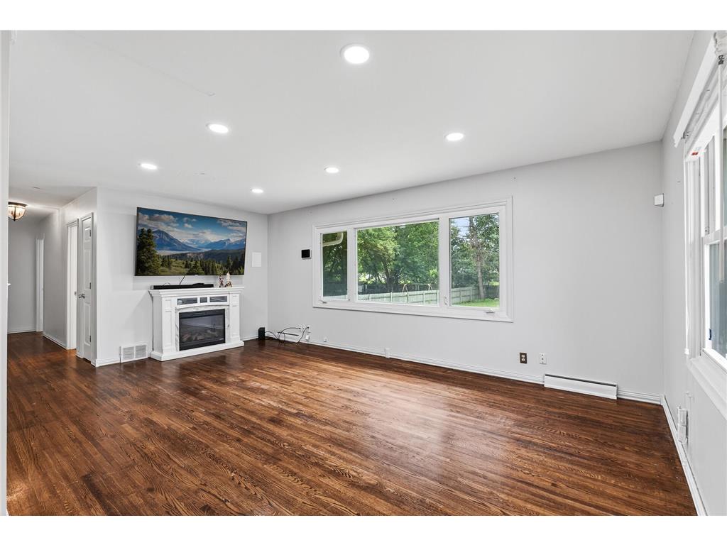 3213 W Old Shakopee Road Bloomington MN 55431 7021093 image11