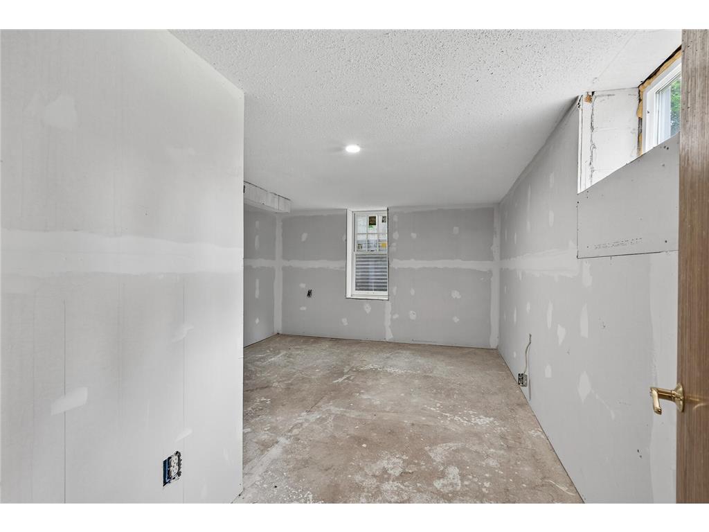 3213 W Old Shakopee Road Bloomington MN 55431 7021093 image23