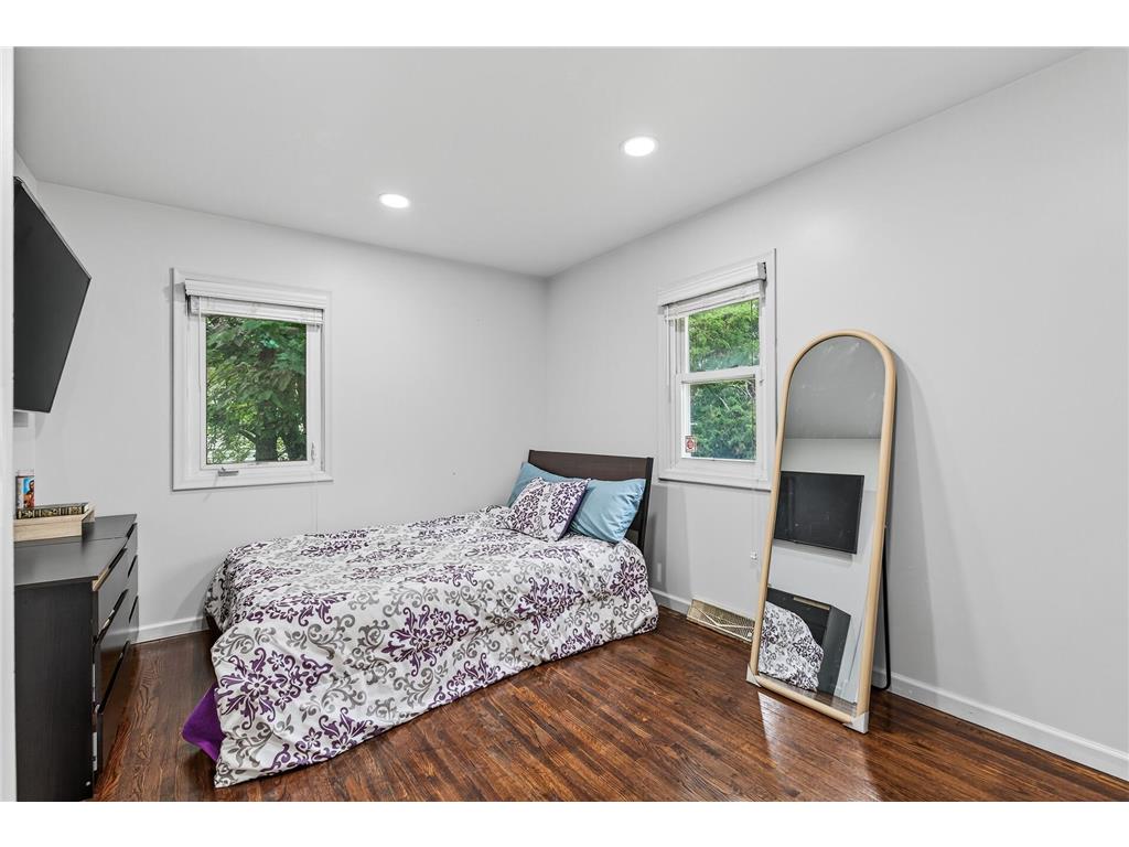 3213 W Old Shakopee Road Bloomington MN 55431 7021093 image32