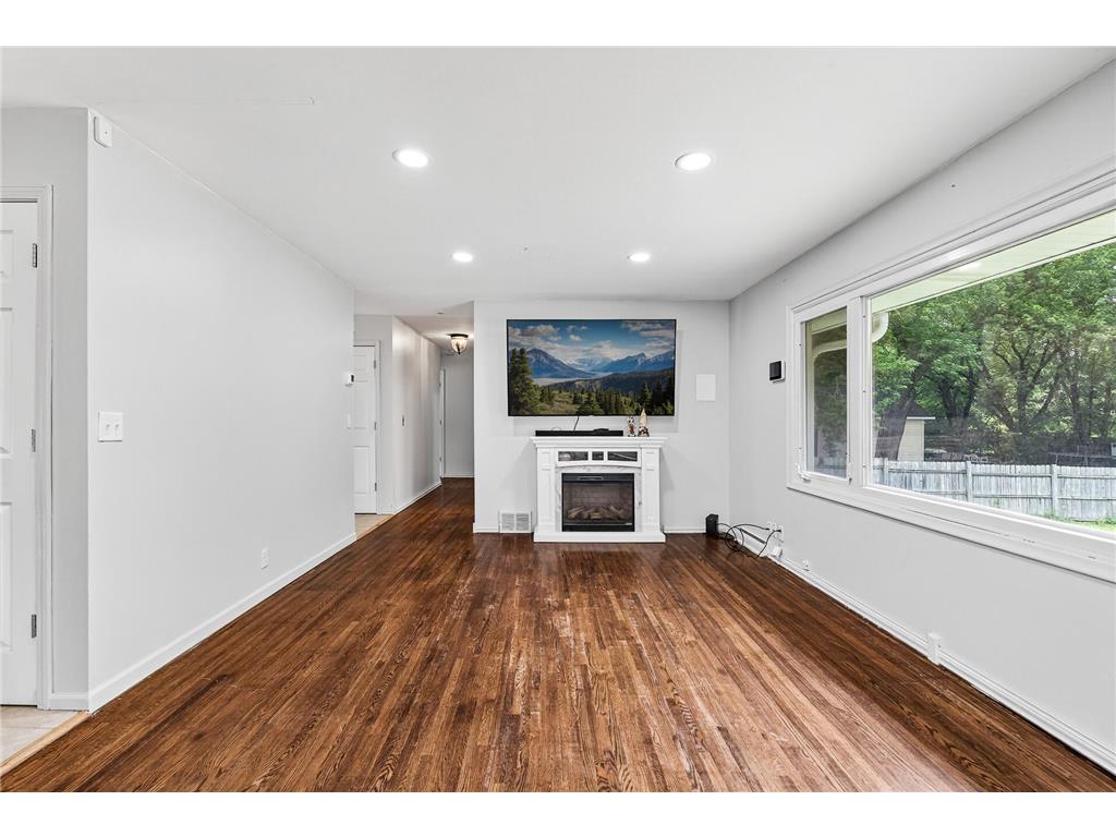 3213 W Old Shakopee Road Bloomington MN 55431 7021093 image41