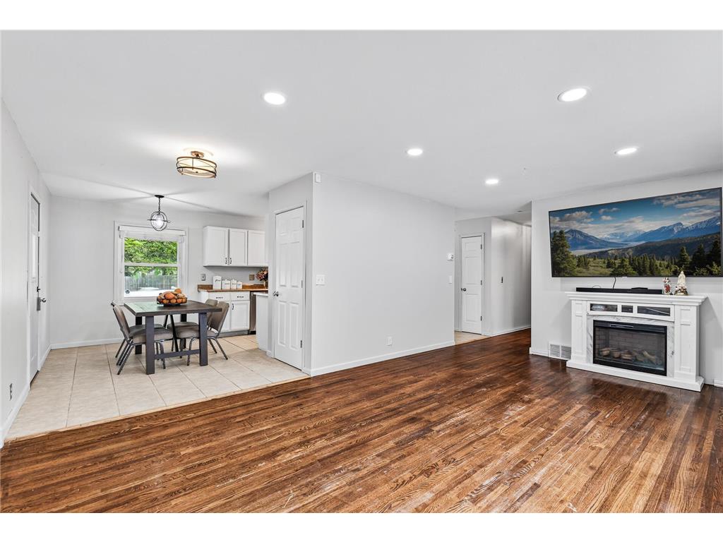 3213 W Old Shakopee Road Bloomington MN 55431 7021093 image42