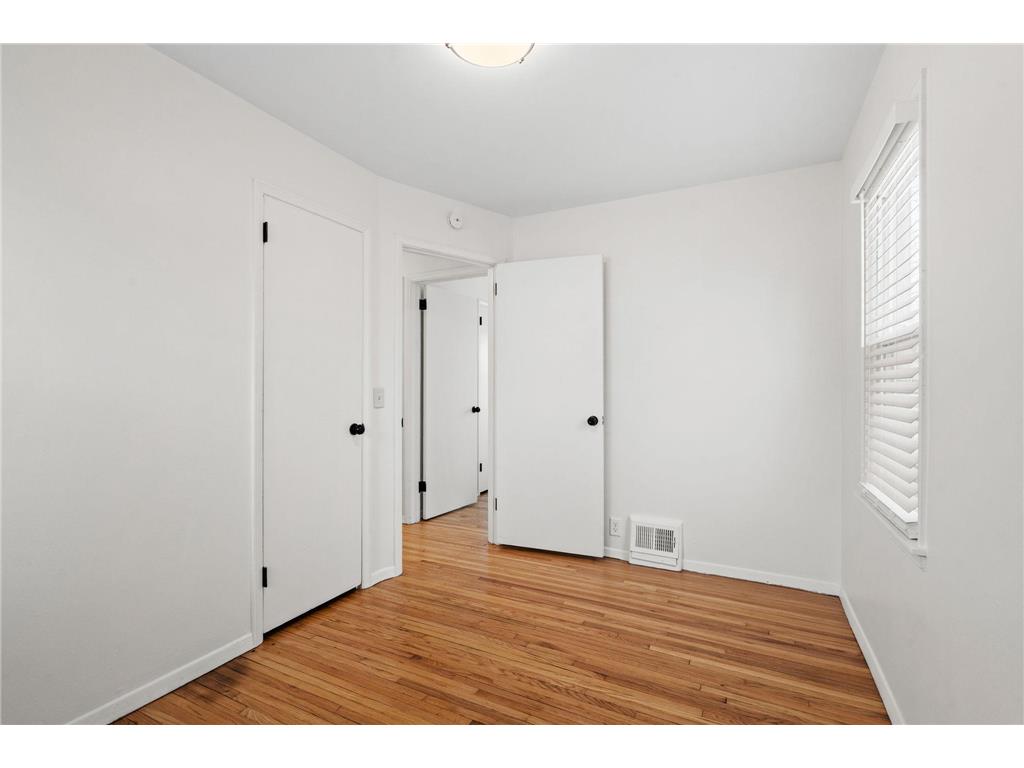 3214 Dupont Avenue N Minneapolis MN 55412 7083424 image19