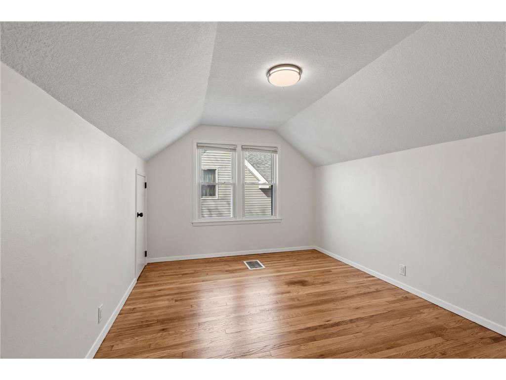 3214 Dupont Avenue N Minneapolis MN 55412 7083424 image24