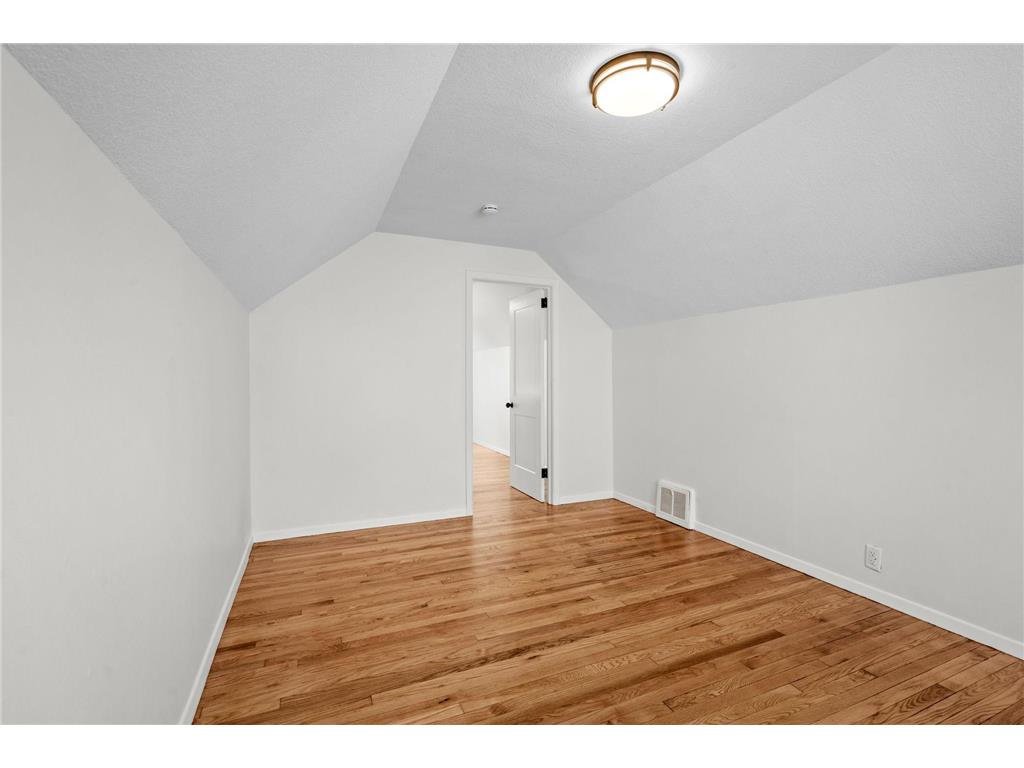 3214 Dupont Avenue N Minneapolis MN 55412 7083424 image25