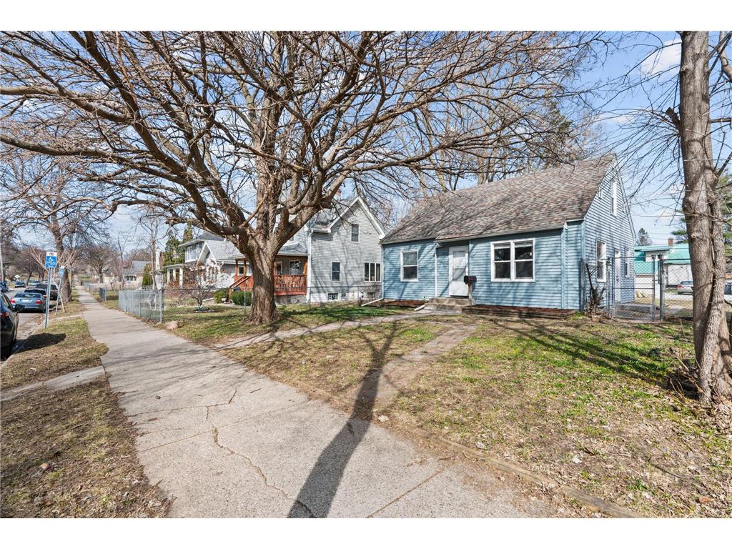 3214 Dupont Avenue N Minneapolis MN 55412 7083424 image29