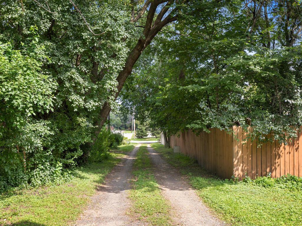 3214 Groveland School Road Minnetonka MN 55391 6765789 image1