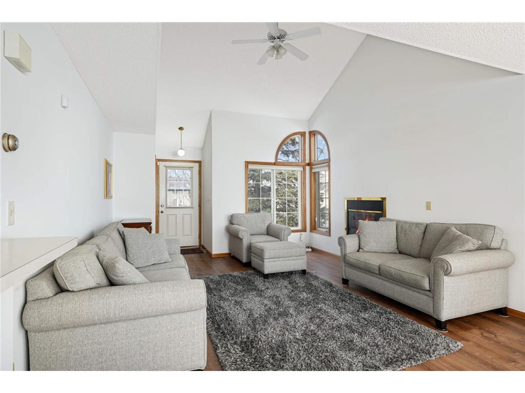 3215 Pecks Woods Turn New Brighton MN 55112 6491600 image1