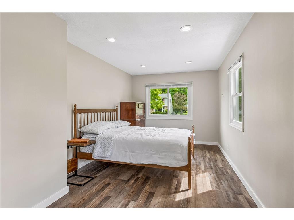 3216 W 85th Street Bloomington MN 55431 7067017 image11