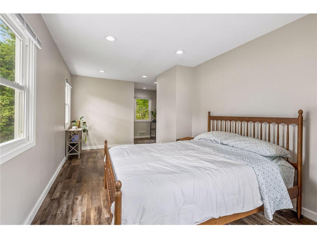3216 W 85th Street Bloomington MN 55431 7067017 image12