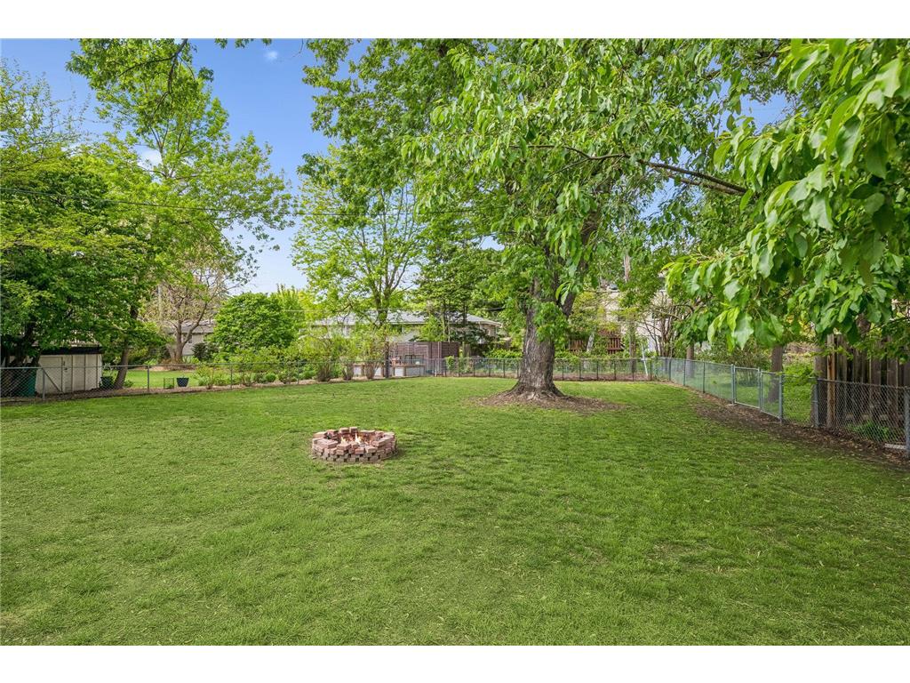 3216 W 85th Street Bloomington MN 55431 7067017 image25