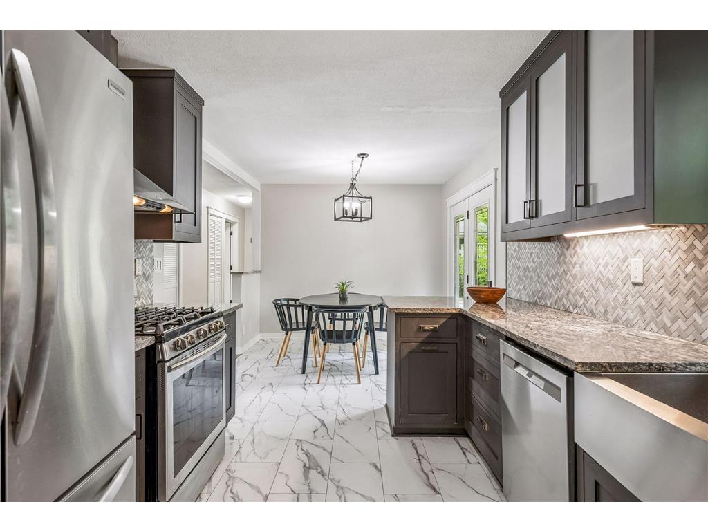 3216 W 85th Street Bloomington MN 55431 7067017 image9