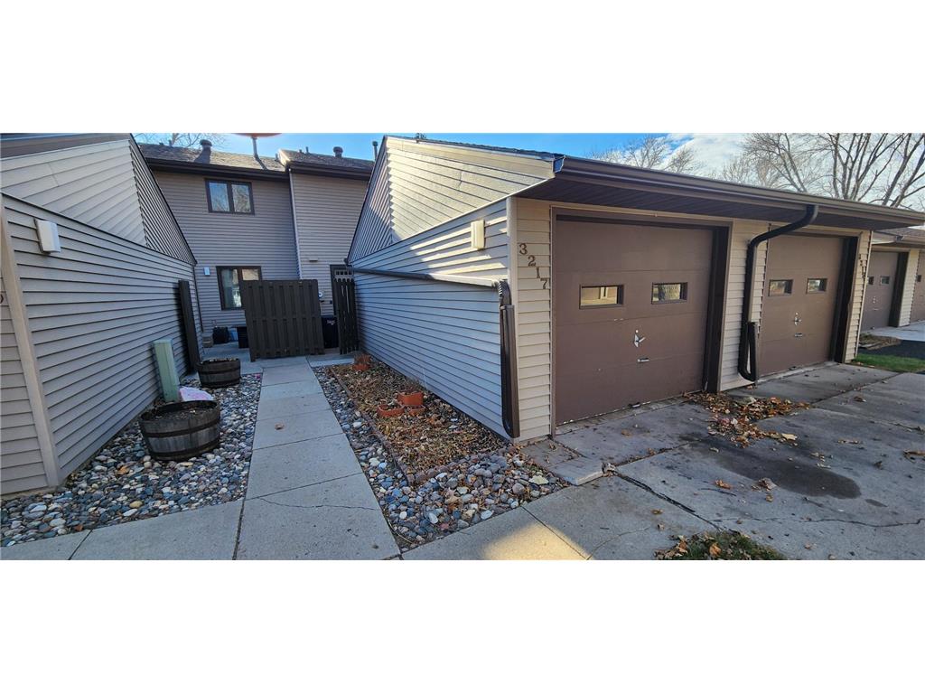 3217 Cherry Lane N Fargo ND 58102 6819651 image1