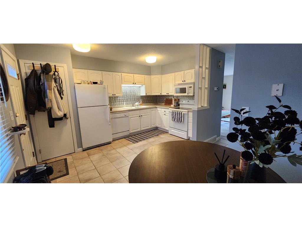 3217 Cherry Lane N Fargo ND 58102 6819651 image5