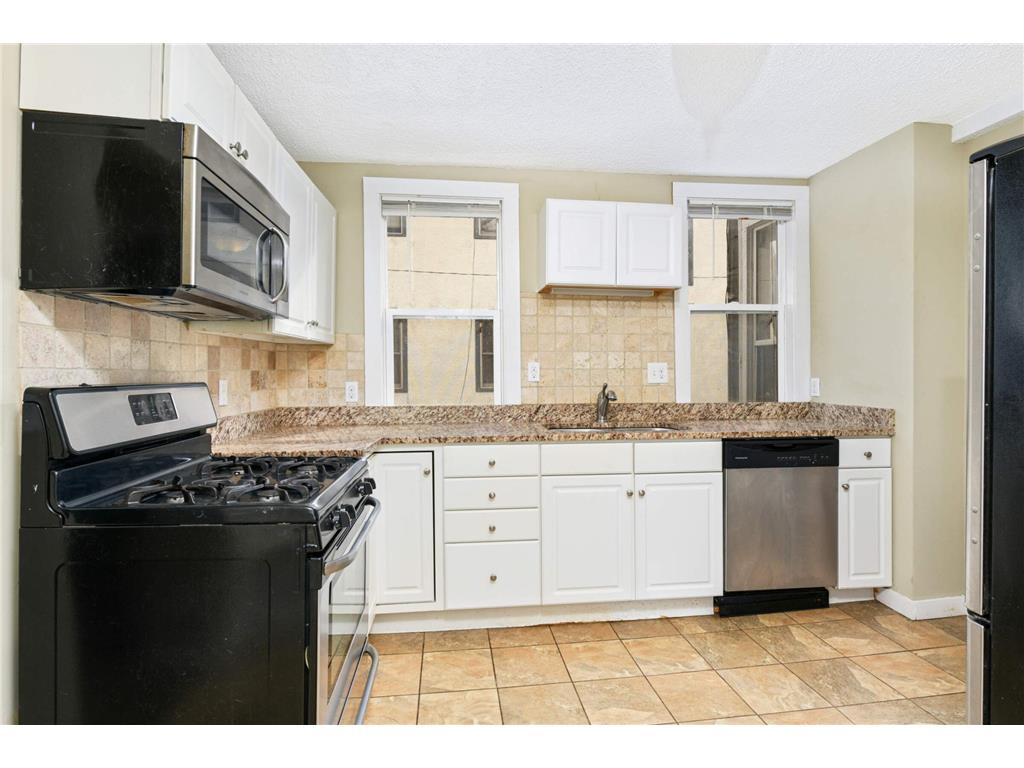 3217 Dupont Avenue S Minneapolis MN 55408 7003474 image11