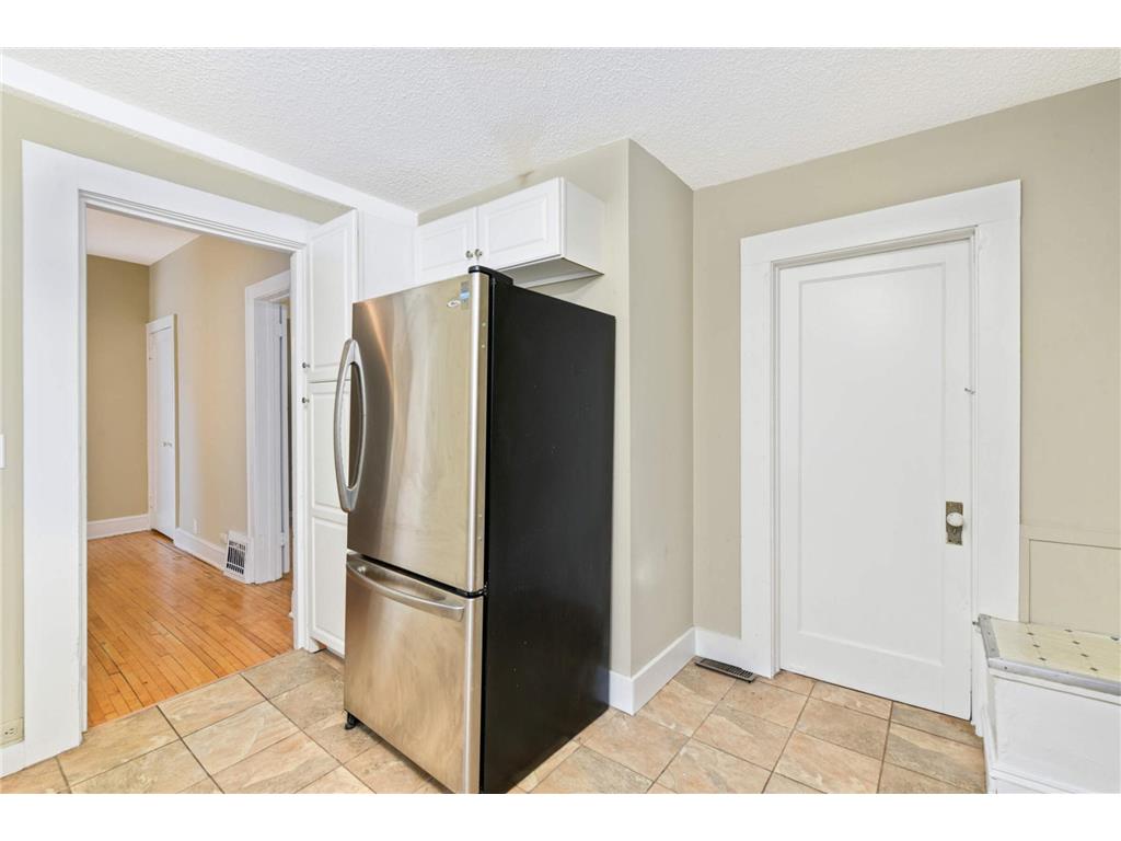 3217 Dupont Avenue S Minneapolis MN 55408 7003474 image12