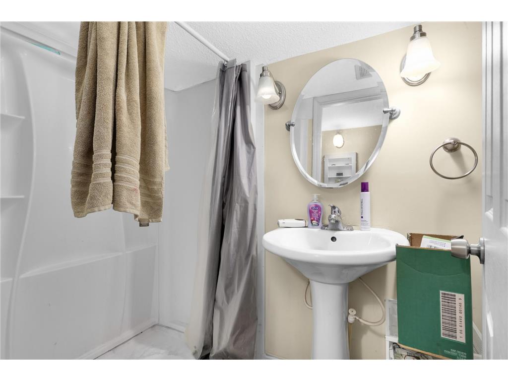 3217 Dupont Avenue S Minneapolis MN 55408 7003474 image27