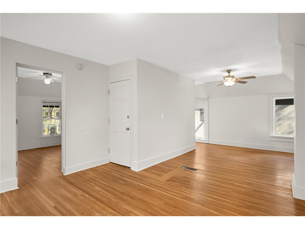 3217 Dupont Avenue S Minneapolis MN 55408 7061045 image18