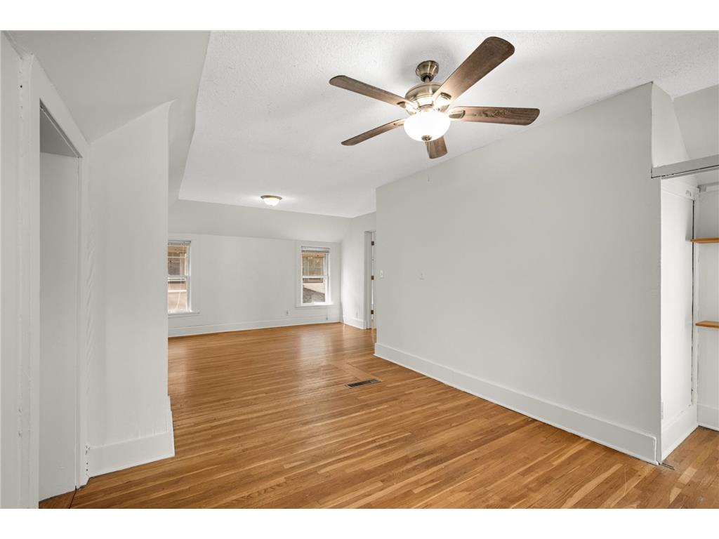 3217 Dupont Avenue S Minneapolis MN 55408 7061045 image21