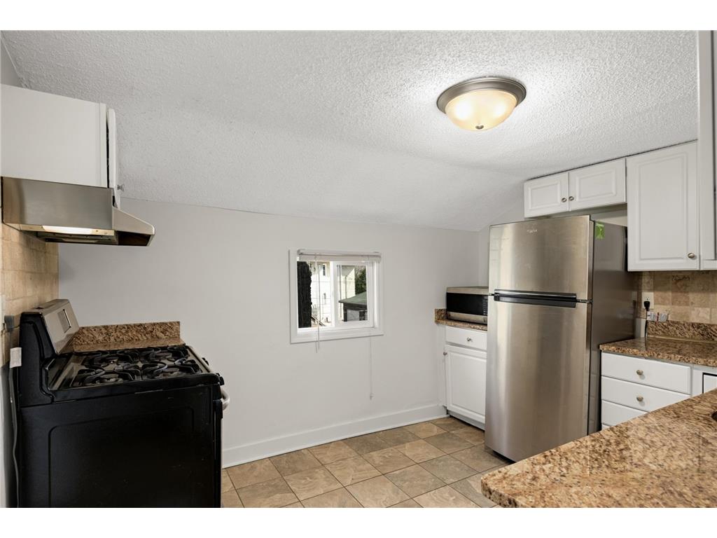 3217 Dupont Avenue S Minneapolis MN 55408 7061045 image24
