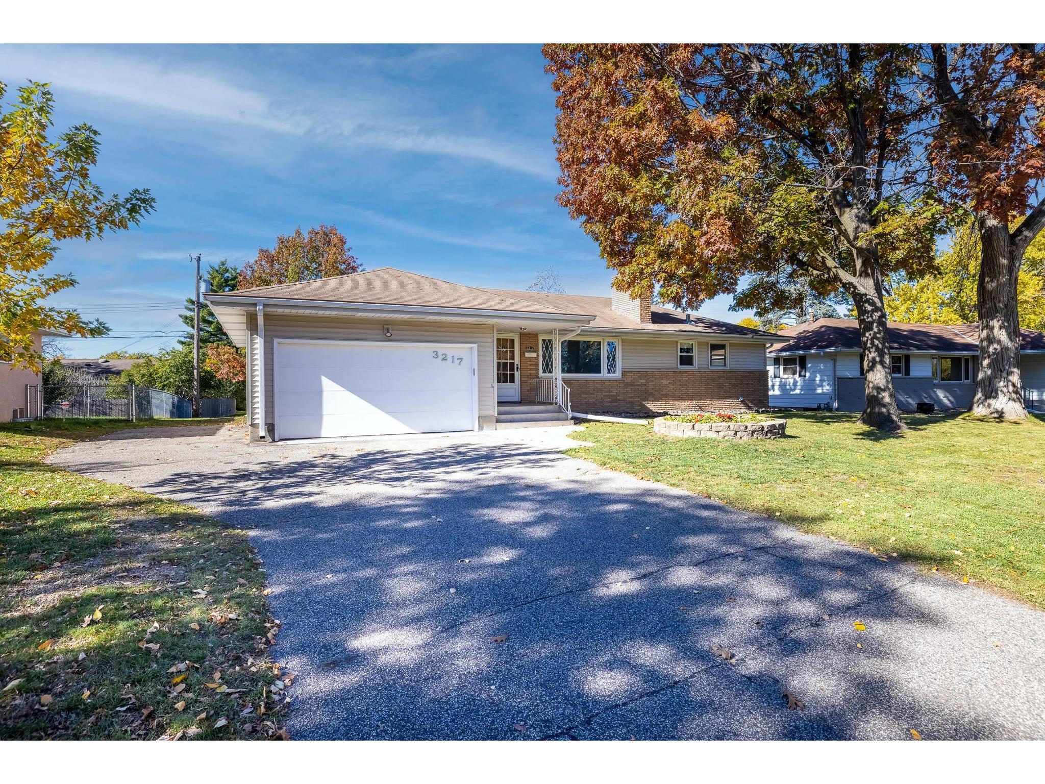 3217 Welcome Avenue N Crystal MN 55422 6115980 image1