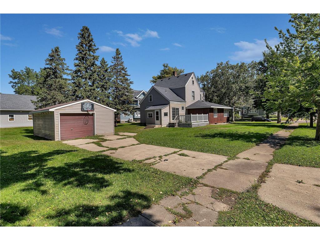 322 10th Street SW Willmar MN 56201 6780095 image1