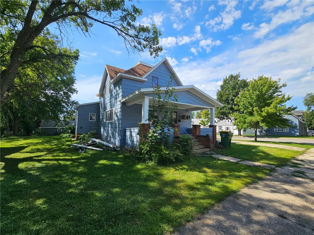 322 4th Street SW Pipestone MN 56164 6772123 image1
