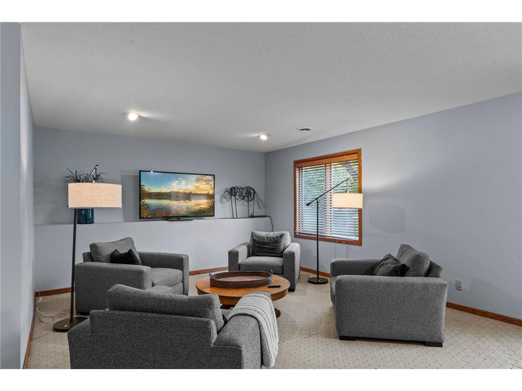 322 74th Avenue N Brooklyn Park MN 55444 7056079 image21